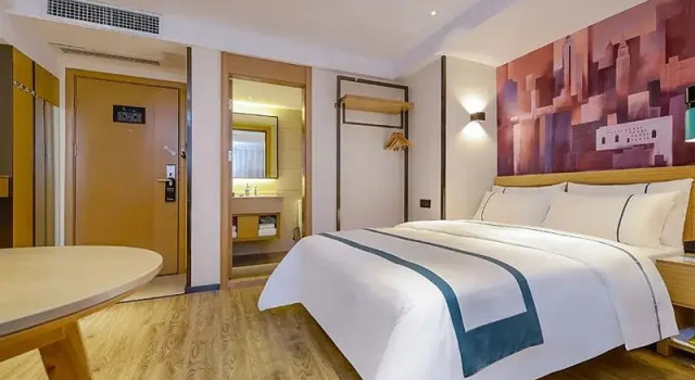 CCINN Hotel (Liupanshui Sports Center Store)