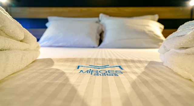 Люкс с балконом Miroes Suites