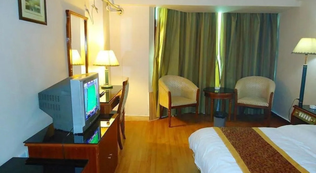 Lavande Hotel (Shenzhen Airport, Fuyong Metro Station)