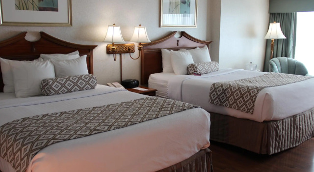 Четырёхместный номер Standard Clayton Plaza Hotel & Extended Stay
