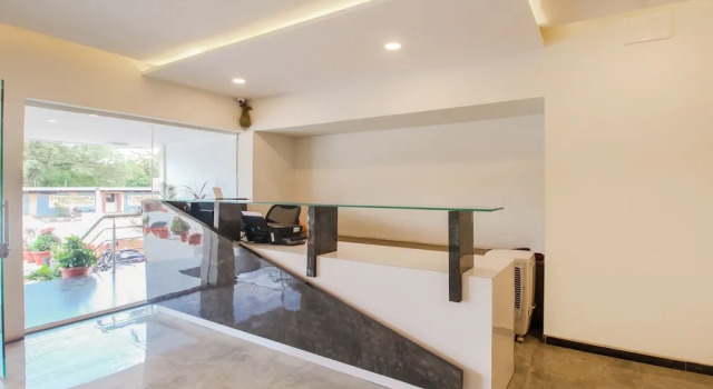 Oyo 30651 Hotel Meridian