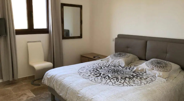 CHAMBRES DHOTES CORSE, Book Hotel Hoteller i Venaco med pool, Swimmingpool