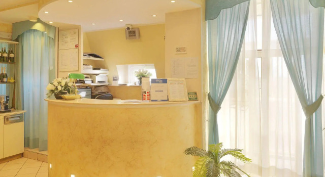 Hotel Arco Romana