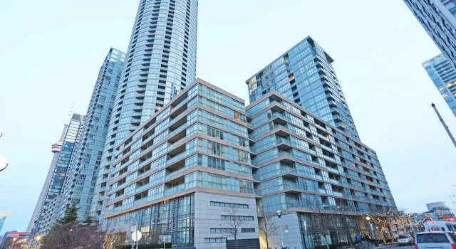 Fabulous Condo in Heart of Downtown, Varaa Hotelli Toronto 