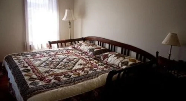 Golden Eagle Inn, Забронировать Отель Бедфорд Пенсильвания, рядом с Национальный музей покрывал