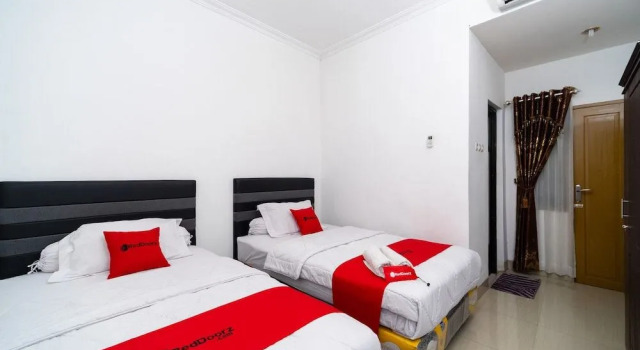 RedDoorz near Makassar Town Square 2