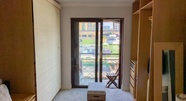 Modern 1 Bedroom Apartment With Balconies And Marina Views