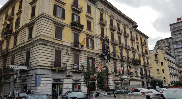 Dimora Centrale, Book Hotel Napoli hovedbanegård - Stazione Centrale Napoli