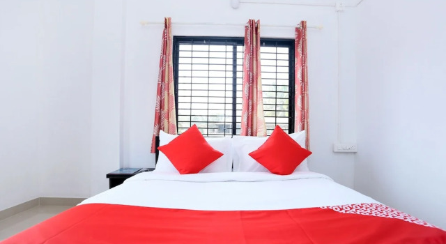Sunshine By OYO Rooms, Book Hotel  