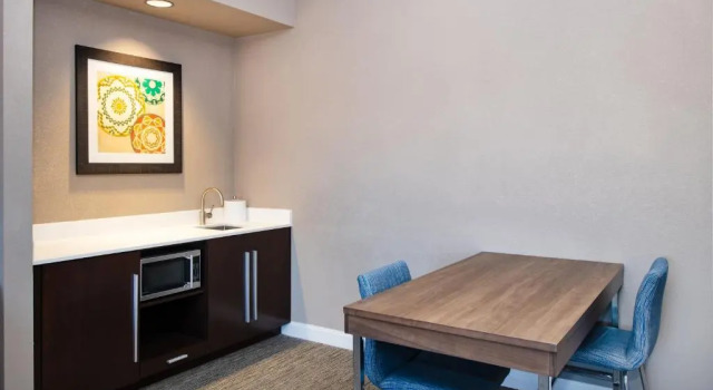 Двухместный люкс Executive c 1 комнатой Hampton Inn Phoenix Airport North