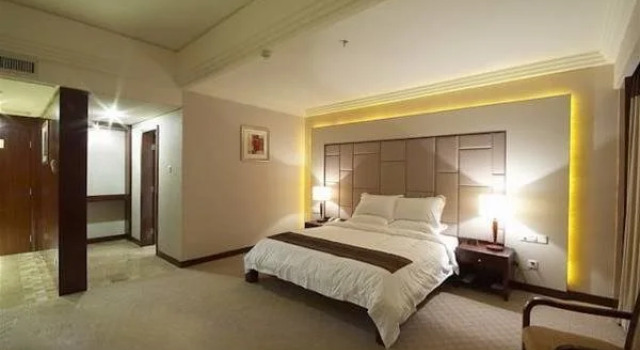 Guangzhou New Phoenix Hotel, Rezervasyon Otel Guangdong otoparklı oteller, Otopark