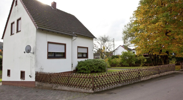 Cozy Holiday Home in Wallenborn with Garden, Rezervasyon Tatil Evi Vulkan Eifel kır evleri, Küçük Ev