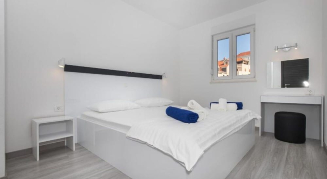 Apartments Jakov, Rezerwuj Apartament Hotele w Split Region z parkingiem, Parking