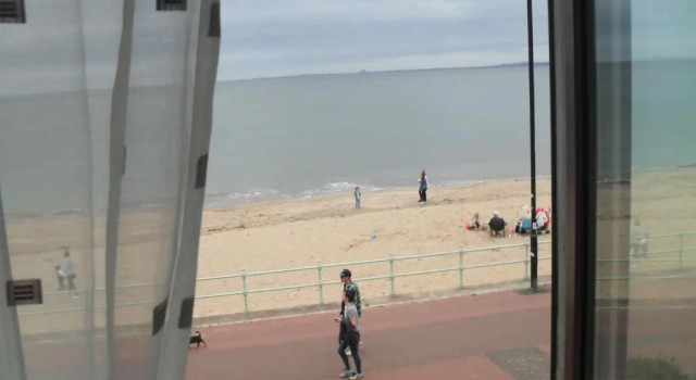 Апартаменты Edinburgh Beach View Apartment