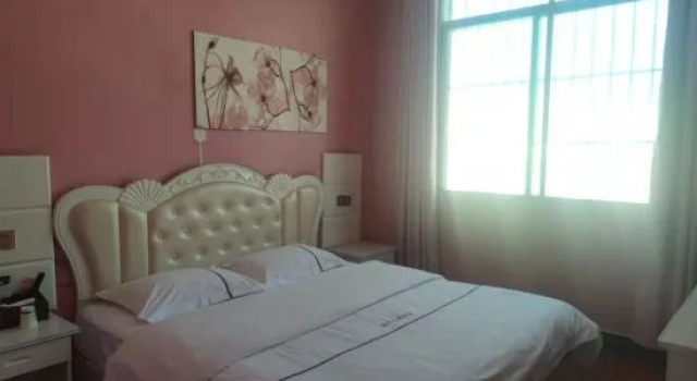 Yuanmou Yuexi Theme Hotel