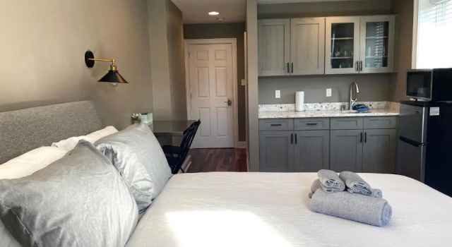 AF Stays - Philadelphia 1224 Mt Vernon St, Забронировать Отель Филадельфия Philadelphia Metropolitan Area, рядом с Риттенхаус-Роу