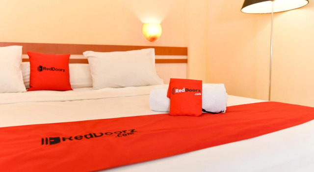 RedDoorz Plus near Mall Bali Galeria 2