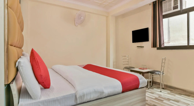 Oyo 23424 Hotel Clink, Забронировать Отель Отели Нью-Дели с завтраком, Завтраки