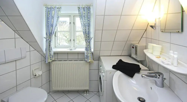 Semi Detached House, Oldsum