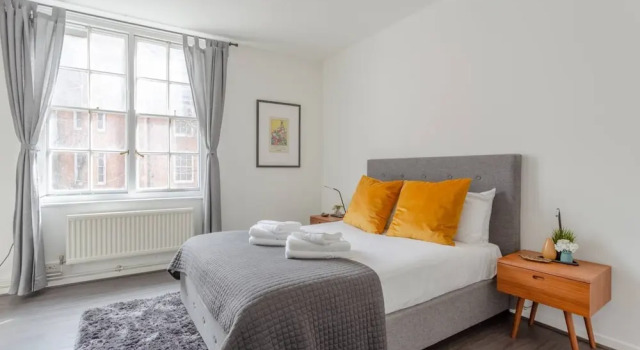 Spacious and Modern 1 Bedroom Flat in Shoreditch, Забронировать Отель Тауэр-Хэмлетс Лондон, рядом с 19 Princelet St Museum
