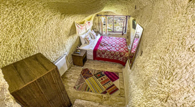 Люкс с красивым видом из окна Heritage Cave Suites