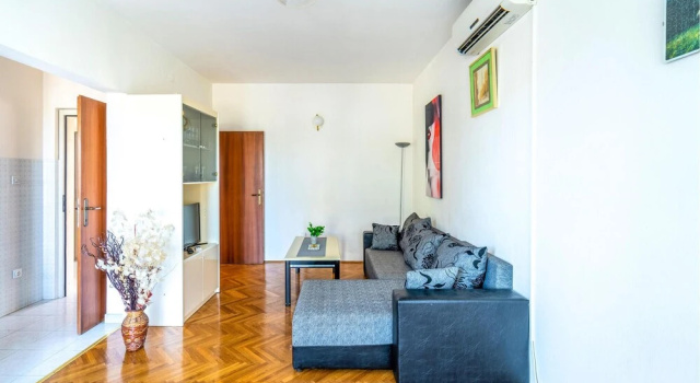 Beautiful Home in Stinjan With Wifi and 4 Bedrooms
