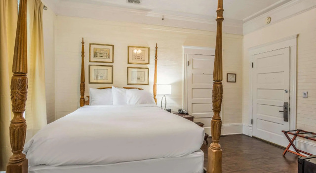 Двухместный номер Standard Coombs Inn & Suites