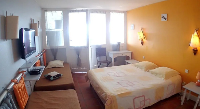 Studio in Saint-françois, With Wonderful sea View, Pool Access, Furnis