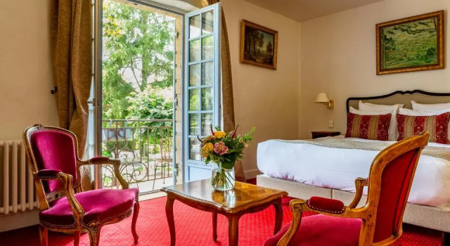 Двухместный номер Deluxe с видом на бассейн Hotel Restaurant Le Centenaire
