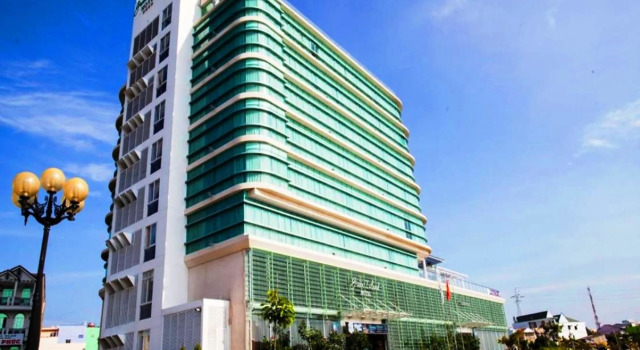 River Hotel