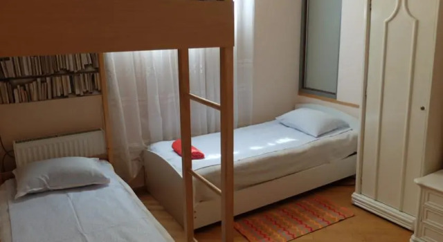 Fox Hostel, Забронировать Хостел Тбилиси Регион Тбилиси, рядом с Концертный зал Тбилиси