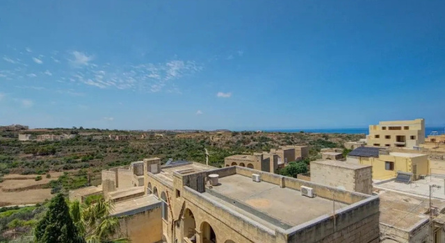 Апартаменты Stylish Gozo Penthouse Spacious and Quiet Terrace