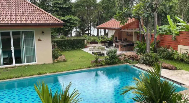 Вилла La VILLA TIPPAWAN 4Bedroom with Sea View