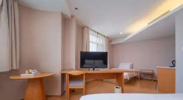 Люкс Business Hanting Hotel Zhengzhou Huayuan Road Provincial TV