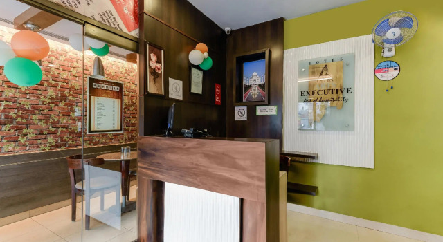 OYO 10416 Hotel Arts Executive
