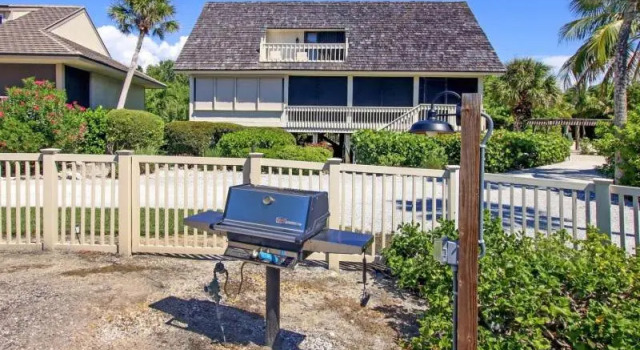 Коттедж с 2 комнатами South Seas Beach House 22