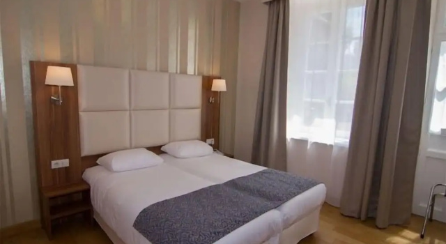 Трёхместный семейный номер Standard Logis Hôtel Du Château - Combourg, Proche Saint-Malo