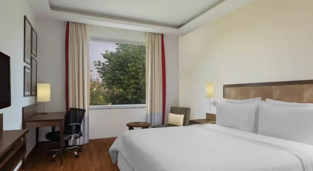 Номер Premier Four Points by Sheraton New Delhi, Airport Highway