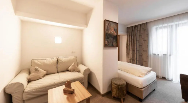 St. Lukas Pension, Đặt Khách sạn Pfunds Tirol