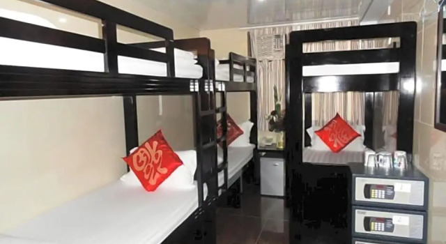 Кровать в общем номере Germany Hostel Block D 24 HOUR RECEPTION 10TH FLOOR FLAT D8