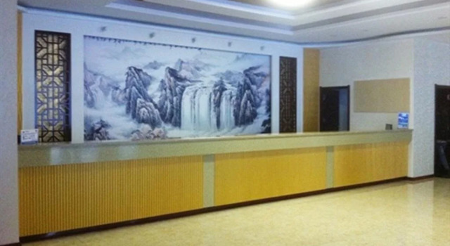 Wutaishan Shengjia Express Hotel Wuye Temple, Rezerwuj Hotel Hotele w Wutaishan z parkingiem, Parking