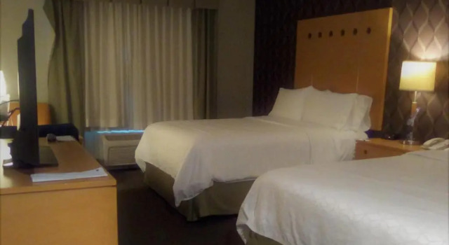 Четырёхместный номер Standard Holiday Inn Express & Suites Monterrey Aeropuerto by IHG