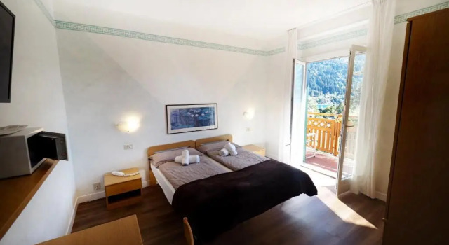 Семейный номер Standard с видом на озеро Hotel Europa