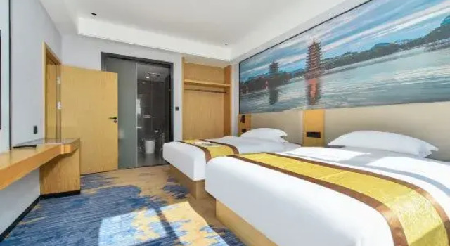 Люкс Deluxe Taiying International Grand Hotel (Dongxing City High-Speed Railway Station Erqiao Port)