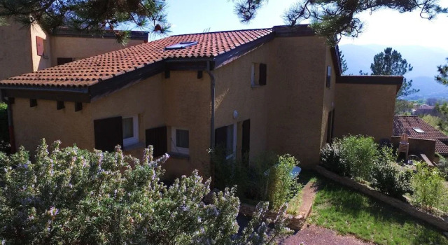 VVF Villages « La Drôme Provençale » Montbrun-les-Bains, Забронировать Отель Монбрен-ле-Бен Drôme Provençale, рядом с Valvital - Montbrun-les-Bains Thermal Baths