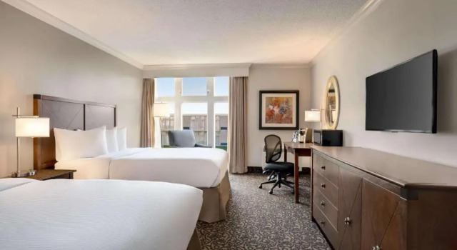 Четырёхместный номер Executive Ramada by Wyndham Cornwall