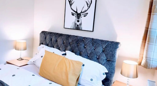 Crystal Suite 2 -free private parking, Book Hotel North Shields Tyne and Wear