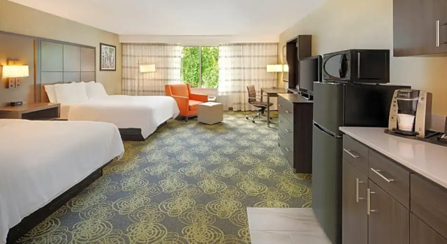 Люкс Holiday Inn Charlottesville-Univ Area by IHG