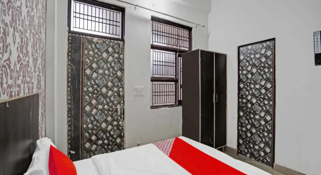 OYO Flagship 80674 Hotel Kridha Expo Stay, Забронировать Отель Грейтер-Нойда штат Уттар-Прадеш