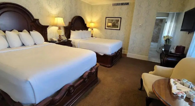 Четырёхместный номер Standard General Palmer Hotel